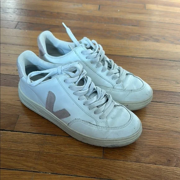 Veja White and Pink V12 Sneakers - Picture 2 of 8